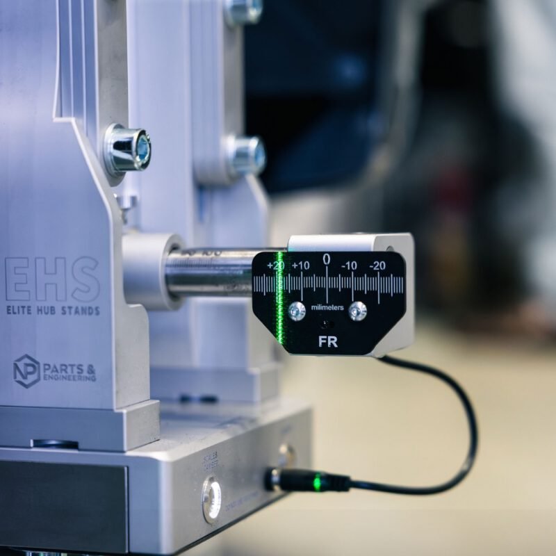 NP Elite Hub Stand EHS toe measurement gauge close-up – FR digital toe ruler integrated into hub stand